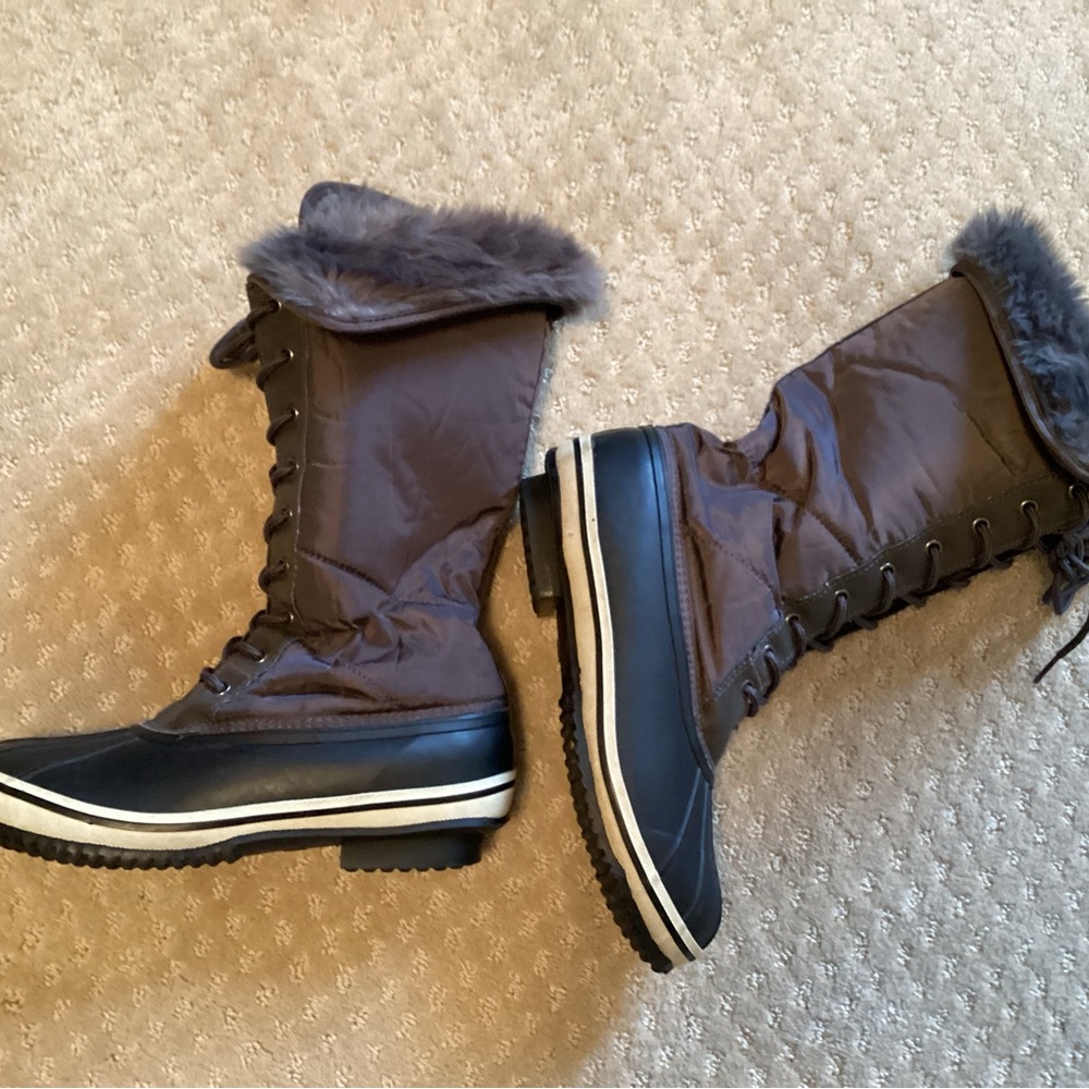 Natural Reflections Black and Grey Winter Boots
